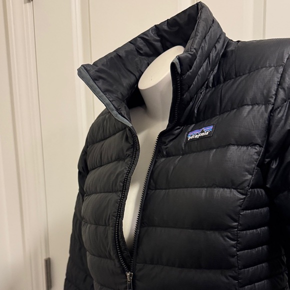 Patagonia Women's Black Puffer Jacket - Picture 7 of 12